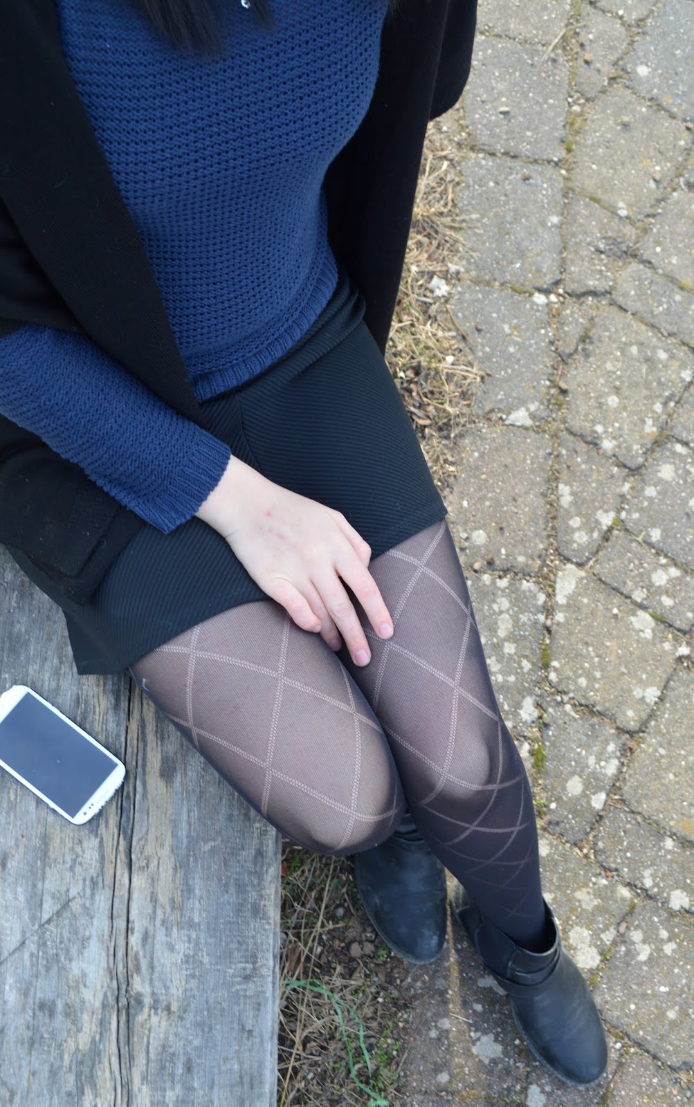 Musterstrumpfhosen Rock In Einem Mit Boots Kombination Und CBrxeWdo